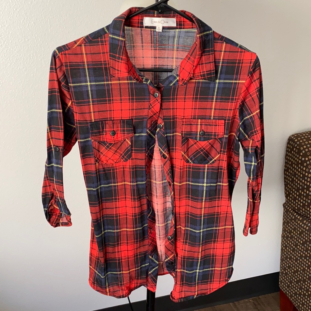 Eden & Olivia plaid long sleeve button up shirt